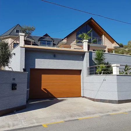 Yurimar Villa *